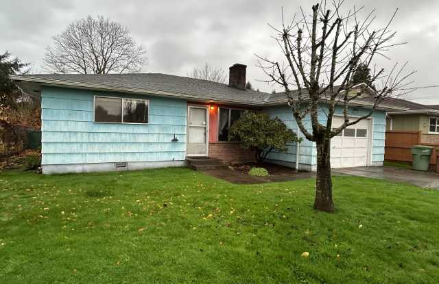 Christmas special: 1/2 off 1st months rent. Charming 3-Bedroom Ranch Home in a Convenient Location - 3348 Olympia Way, Longview, WA 98632