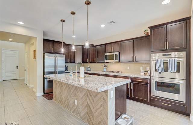 5880 GLORY HEIGHTS Drive Gallery 3