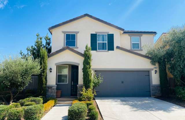 $2,550 Ashlan  Leonard, Beautiful 3 Bedroom - Buckingham Ave, Clovis photos photos