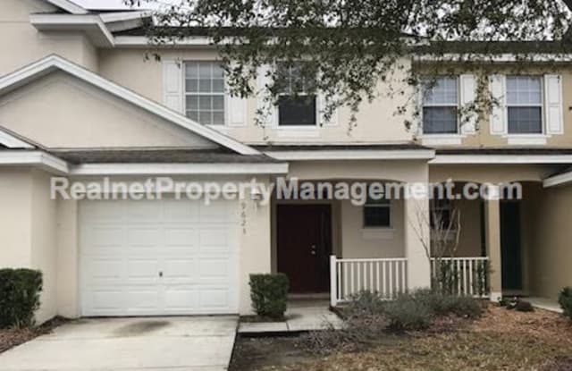 9623 Carlsdale Dr - 9623 Carlsdale Drive, Riverview, FL 33578