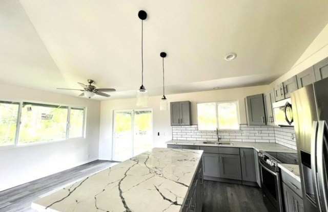 Lovely 3 Bedroom 2 Bath in HPP Gallery 4