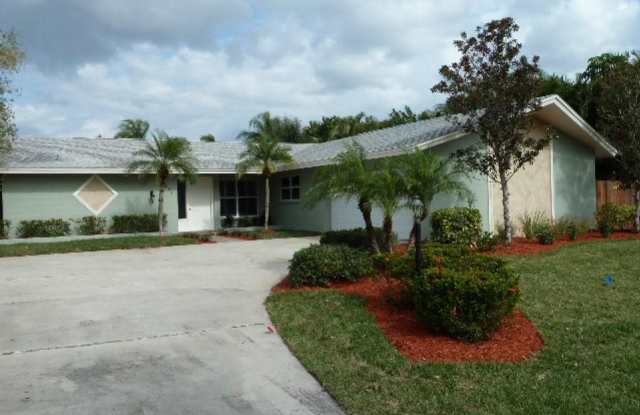 673 Travers AVE - 673 Travers Avenue, McGregor, FL 33919