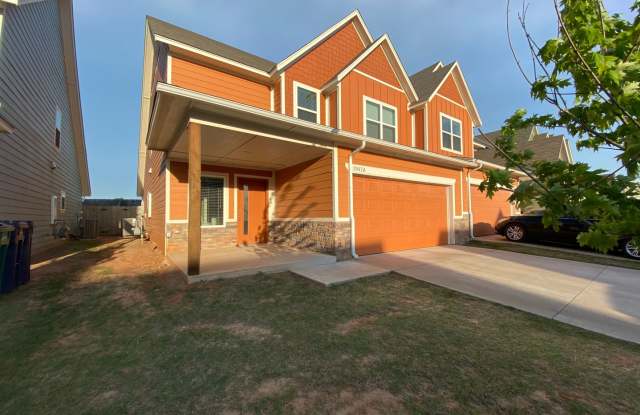 5 Bedroom 2.5 Bath Duplex In Edmond * NW 178th And Western (Mowing Included) photos photos
