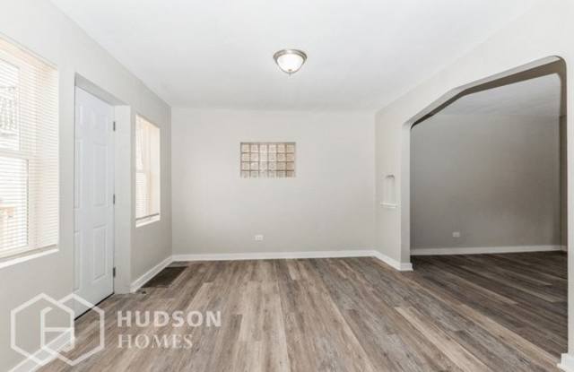 10632 South Prairie Avenue Gallery 3