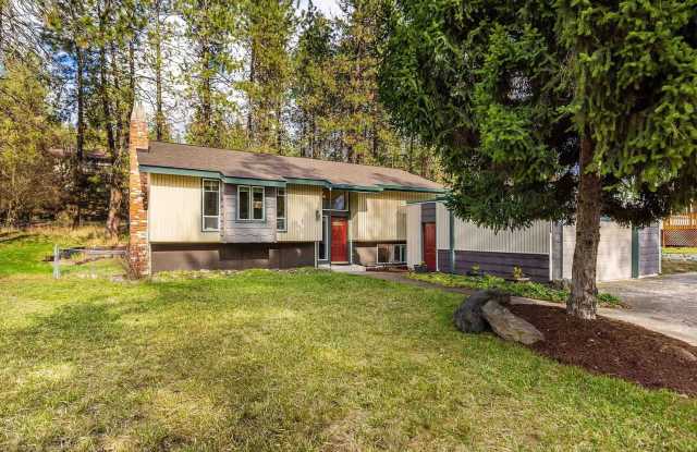 Spacious 5-Bedroom Indian Trail Home with Finished Basement, 2 car Garage, Pet Friendly Gallery 1