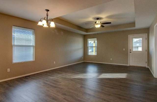 4 Bedroom Rental in Springfield MO Gallery 3