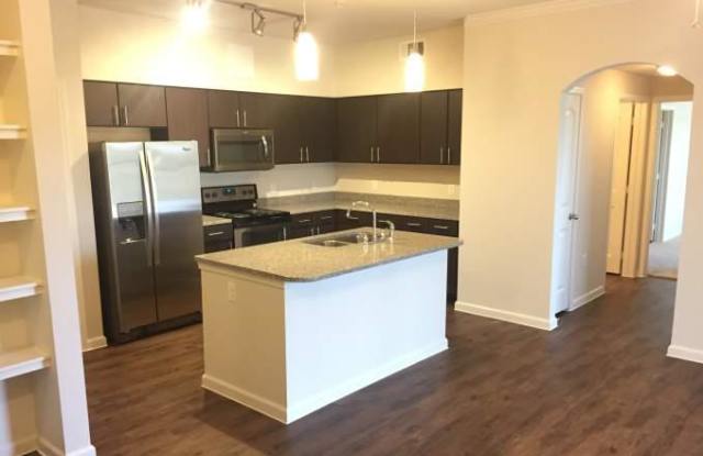 1733 Oak Hill Ln Gallery 4