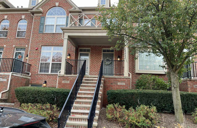 39441 Springwater drive - 39441 Springwater Drive, Wayne County, MI 48168