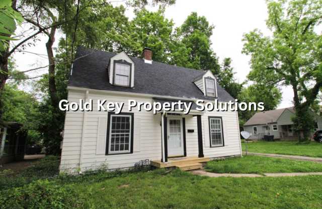 REDUCED PRICE!! Large 2 BR 1.5 BA House with Covered Porch and Family Room (SECTION 8 APPROVED) Gallery 3