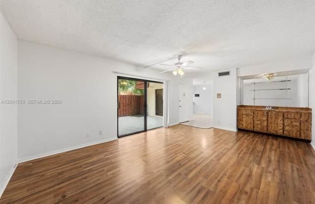 3118 Spanish Wells Drive Gallery 2