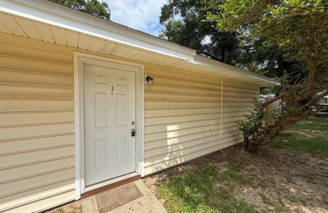 2 Bedroom 1 Bath Unit for Rent - Water, Trash, Lawn Care  Pest Control Included! photos photos