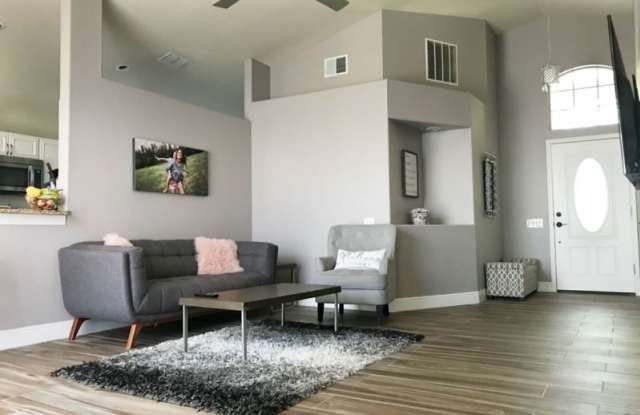 1915 Westpointe Cir Gallery 4