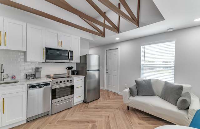 601-603 Tampa Bay Growth Fund Principal LLC photos photos