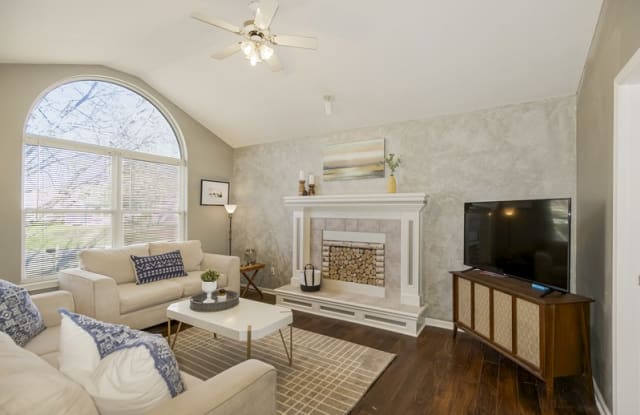 2805 Northeast Wien Avenue - 2805 Northeast Wien Avenue, Blue Springs, MO 64029