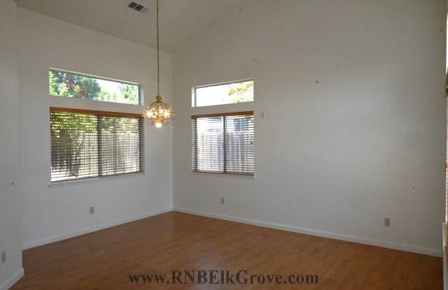 Home in Elk Grove! 3 Bed, 2.5 Bath Gallery 4