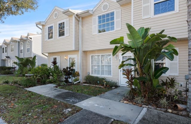 8519 J R MANOR DRIVE - 8519 J R Manor Drive, Town 'n' Country, FL 33634