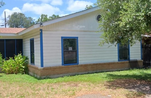 917 North 1/2 photos photos