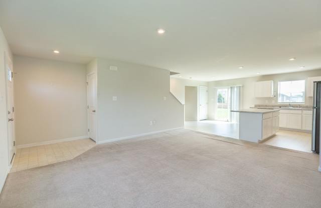 4 Bed, 2.5 Single Family Home in Bunker Hill, WV Gallery 4
