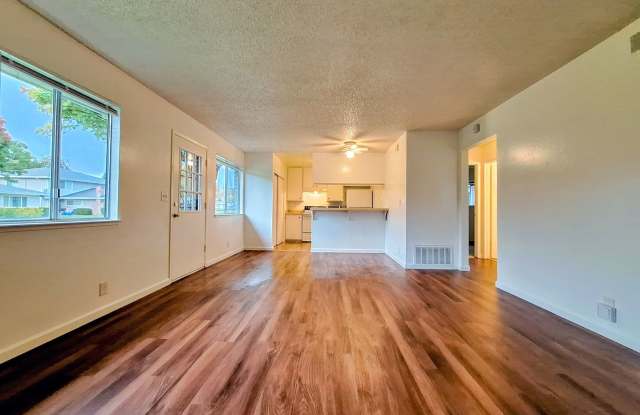Ground Floor 2bd Condo With On-site Laundry, Carport,  Pool! - 5492 Tyhurst Walkway, San Jose, CA 95123