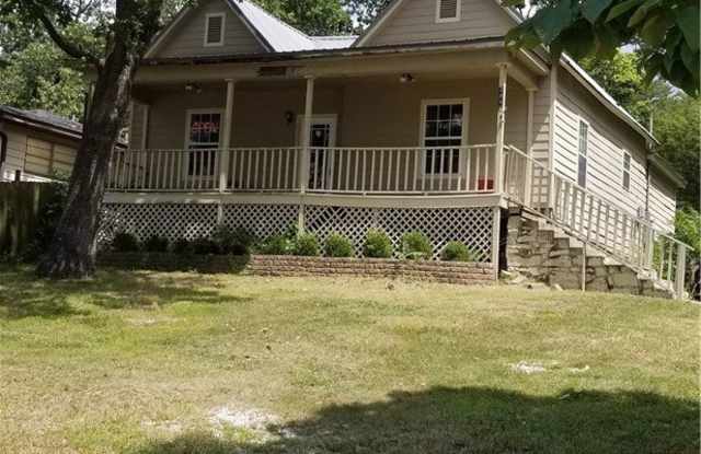 2846 S School Avenue Gallery 1