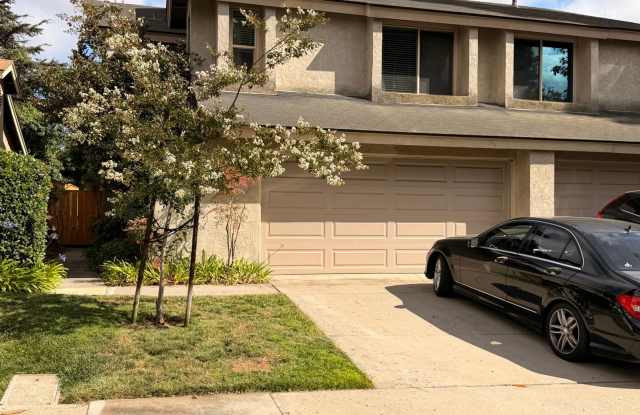 Beautiful Bay Ridge Cul-de-Sac Townhome photos photos