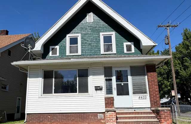 ***NEW ON THE MARKET....3 bed house Pets Welcome!!*** photos photos