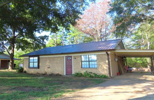 Beautifully Updated 2 Bedroom House on Wooded Lot photos photos