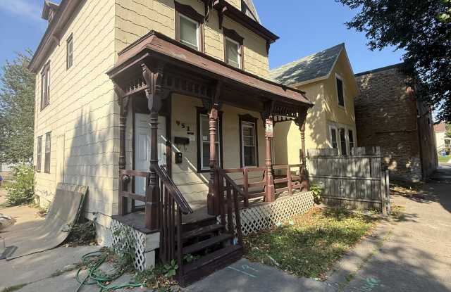 951 Marion St., 1 photos photos