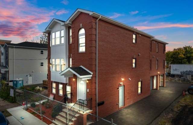 24 Garibaldi Ave photos photos