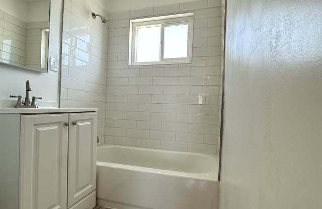 3118 1/2 W 109th St photos photos