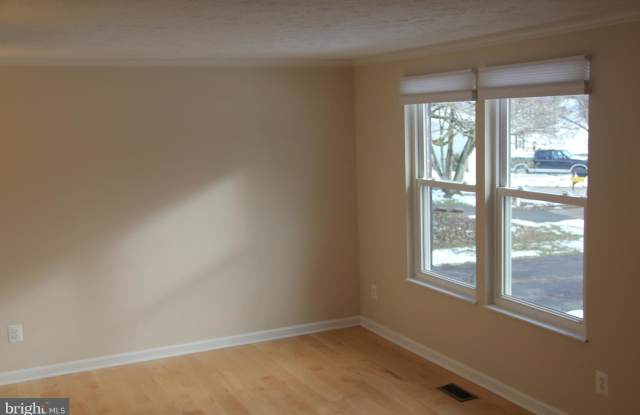 6601 OVERLOOK COURT Gallery 3