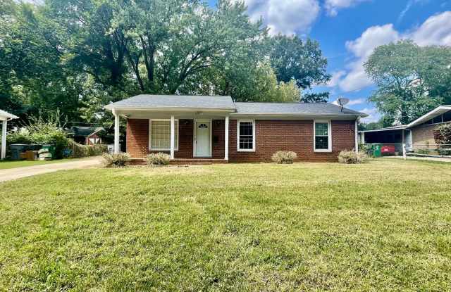 Welcome to CoveCreek6307, a charming 3-bedroom, 1.5-bathroom home located in the vibrant city of Charlotte, NC photos photos