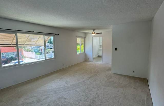 Spacious & Bright 2 Bedroom Apartment in Prime Long Beach Location photos photos