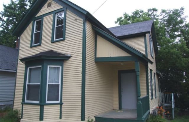 40 Mack Ave NE - 40 Mack Avenue Northeast, Grand Rapids, MI 49503