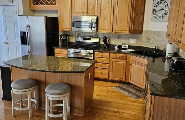42683 HOLLYHOCK Terrace Gallery 2
