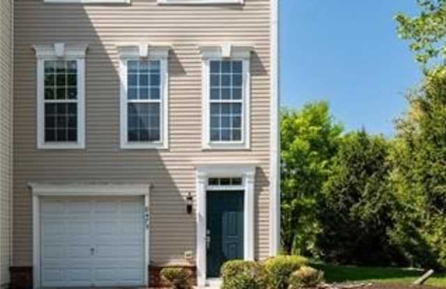 8475 Putnam Court photos photos
