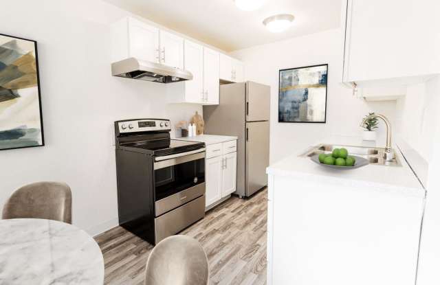 Crown Pointe Apartments photos photos