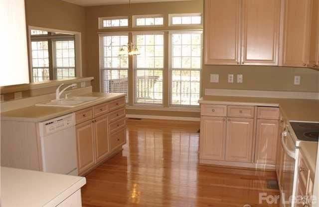 1045 Muirfield Drive Gallery 3