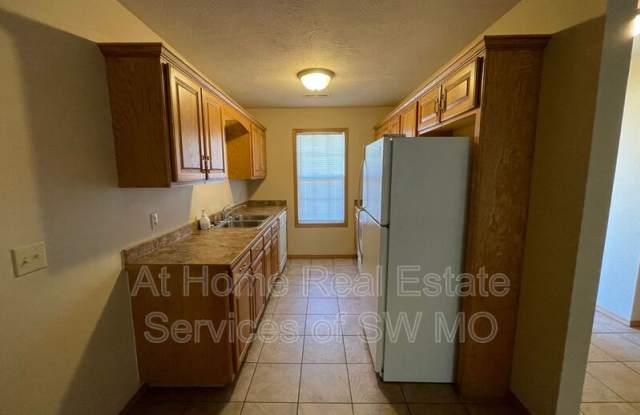 1096 N Westwood Gallery 2