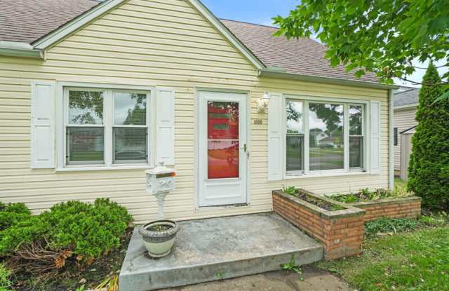 1000 Glenmore Avenue Gallery 2
