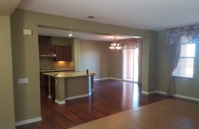5072 Crescent Bay Dr Gallery 3