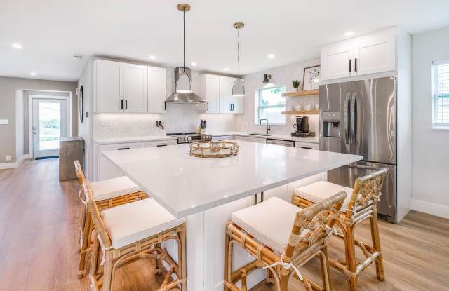 2798 NE 2nd Avenue photos photos