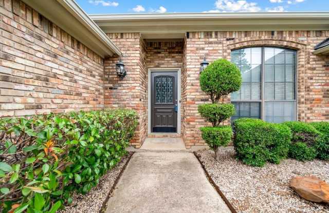2505 Woodfield Way Gallery 3