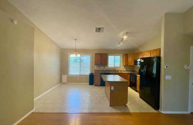 10914 W Wilshire Dr photos photos