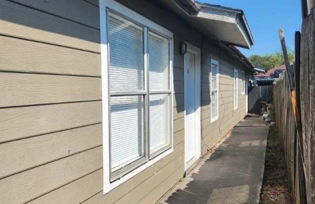 102 San Diego Street - 102 San Diego Street, Odem, TX 78370