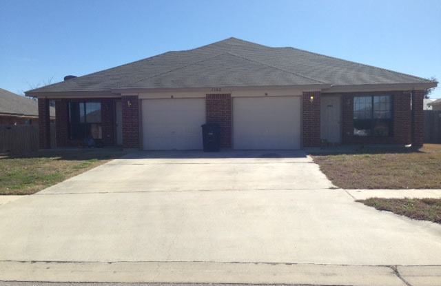 1102 Nicholas Cr. - A photos photos