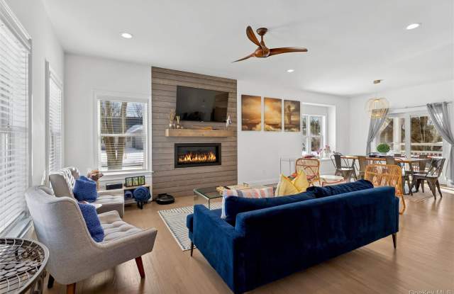 1510 Maple Lane Gallery 2