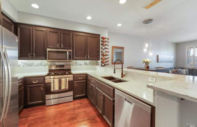 2931 Edgewater Drive photos photos