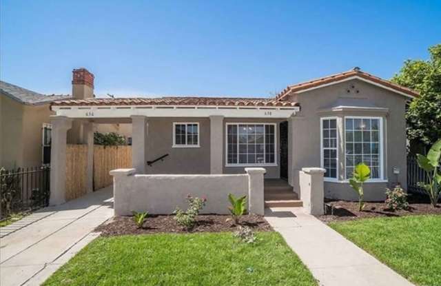 636 W 107th photos photos