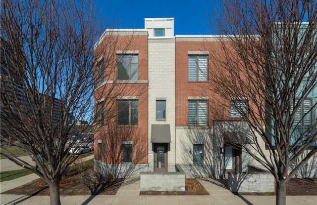 1403 Lindazzo Ave - 1403 Lindazzo Ave, Cleveland, OH 44114